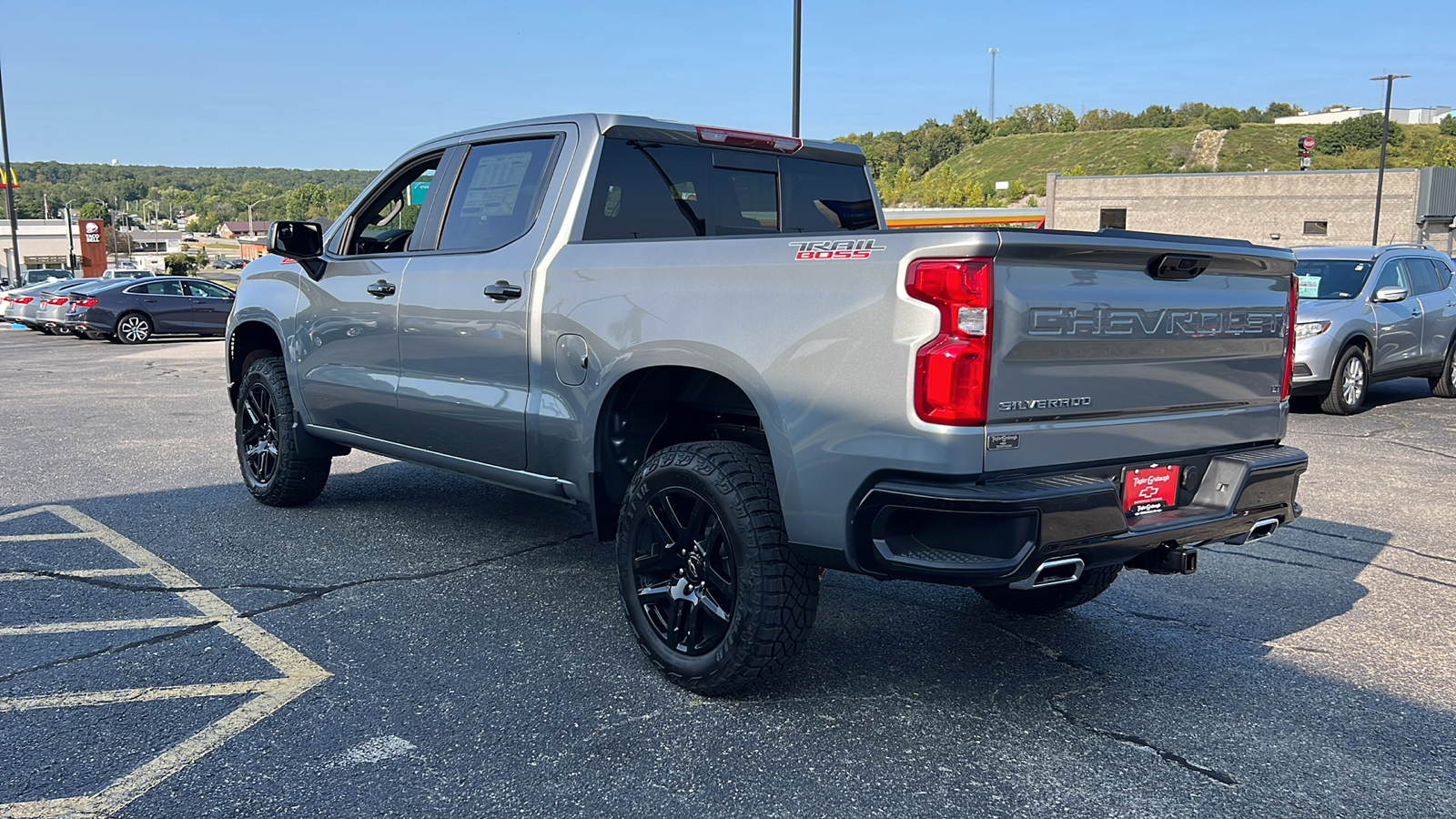 2024 Chevrolet Silverado 1500 LT Trail Boss 8