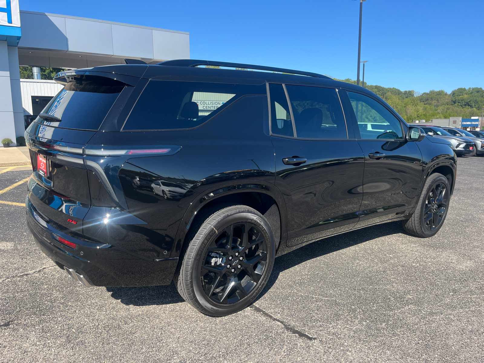 2024 Chevrolet Traverse RS 12