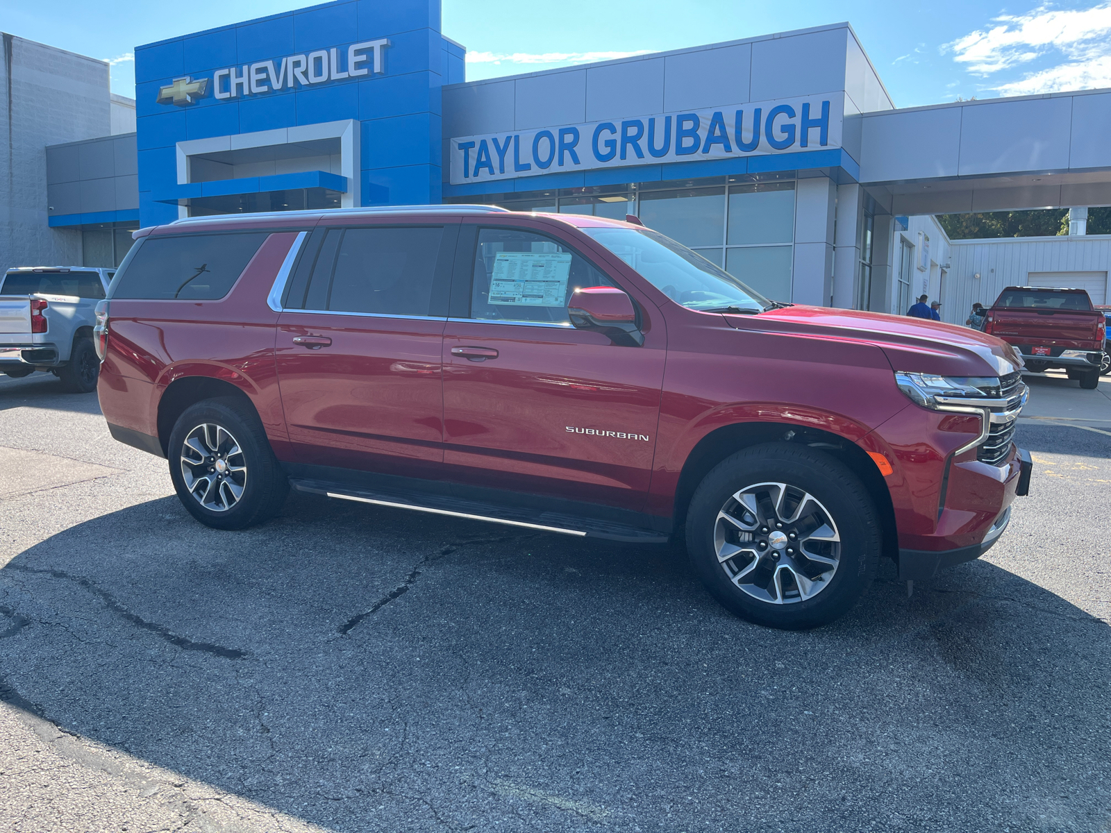 2024 Chevrolet Suburban LT 1