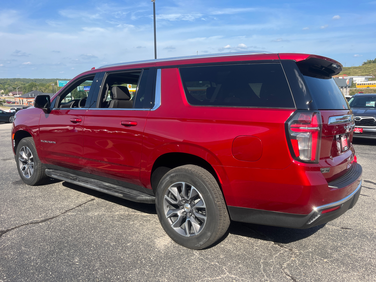 2024 Chevrolet Suburban LT 6