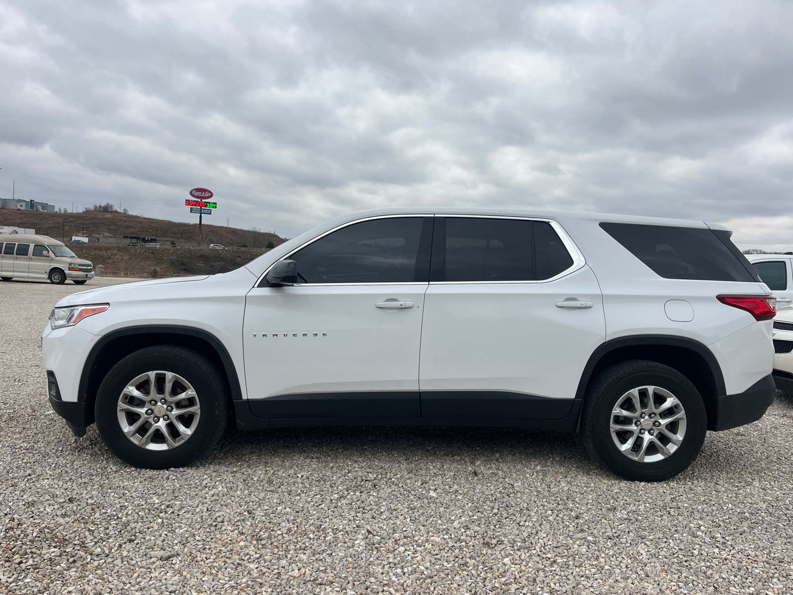 2020 Chevrolet Traverse LS 2