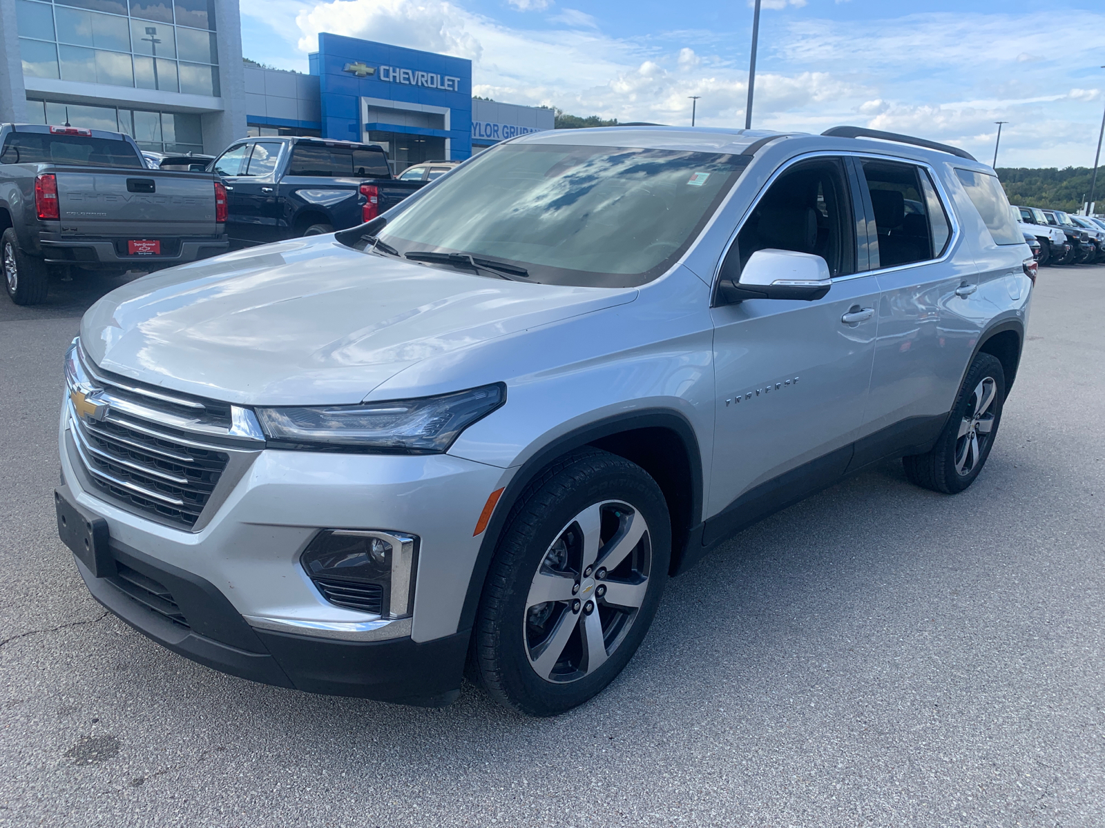 2022 Chevrolet Traverse LT Leather 3