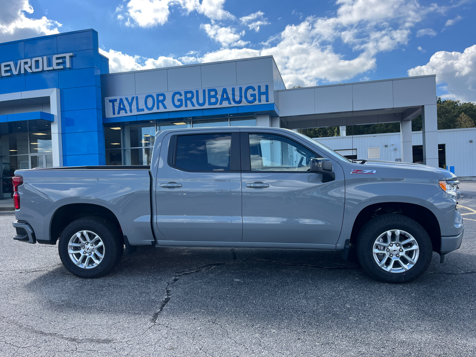 2024 Chevrolet Silverado 1500 RST 13