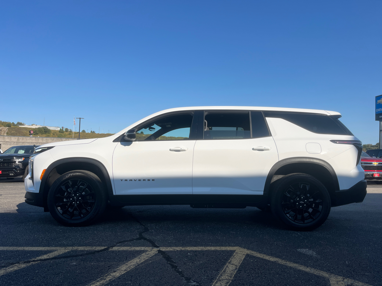 2024 Chevrolet Traverse LS 5