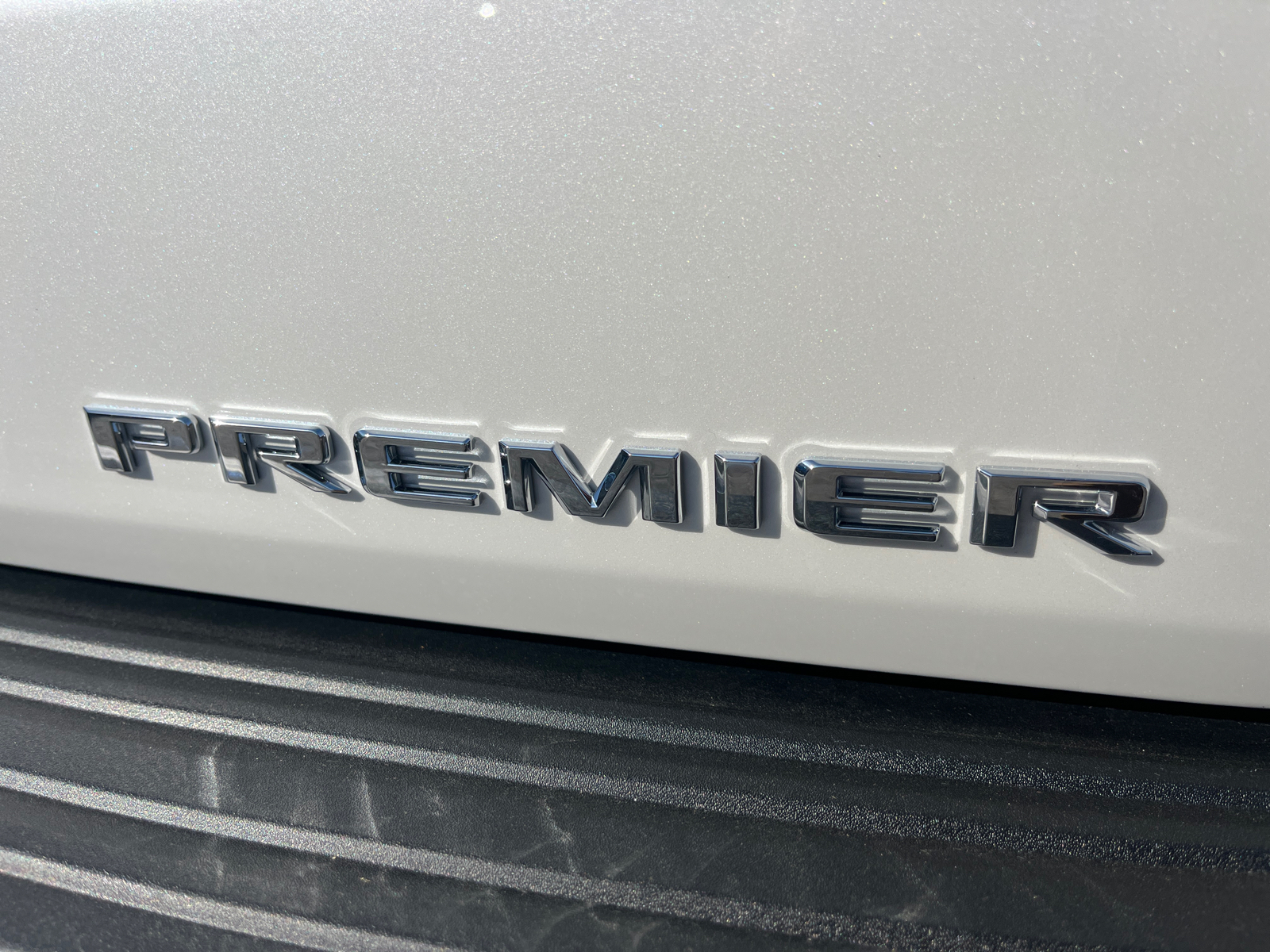 2024 Chevrolet Suburban Premier 8