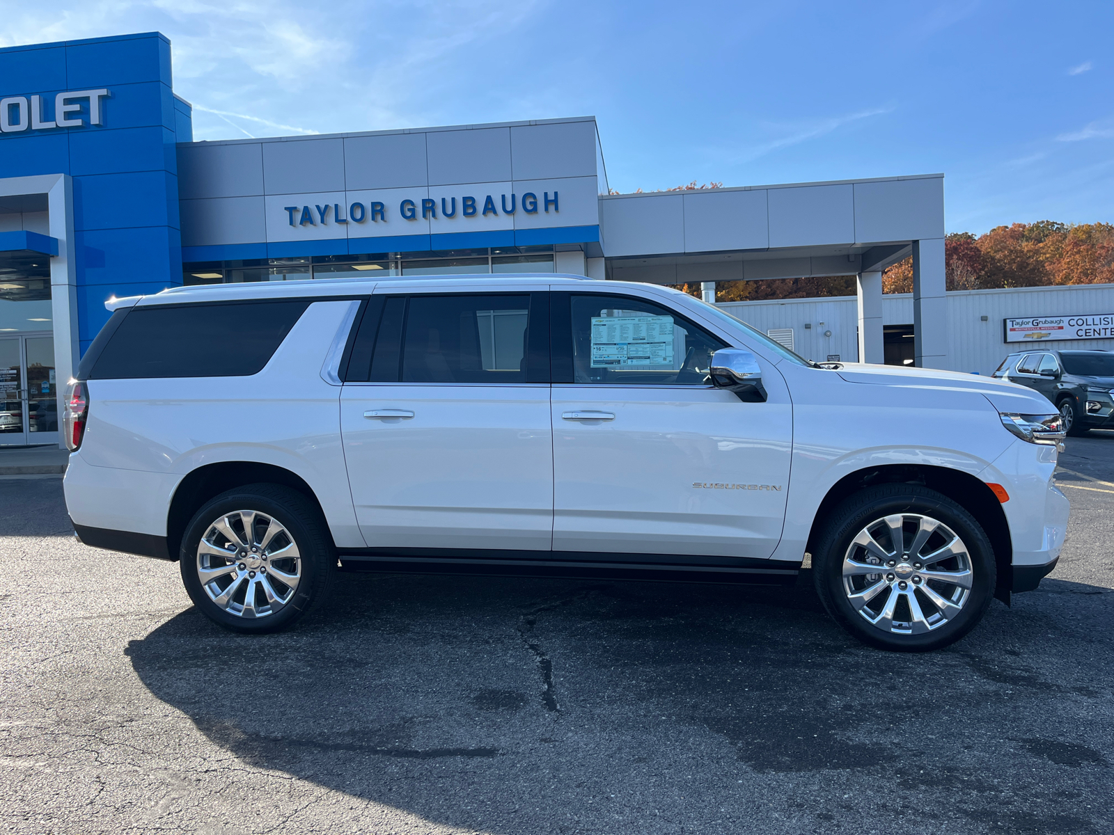 2024 Chevrolet Suburban Premier 14