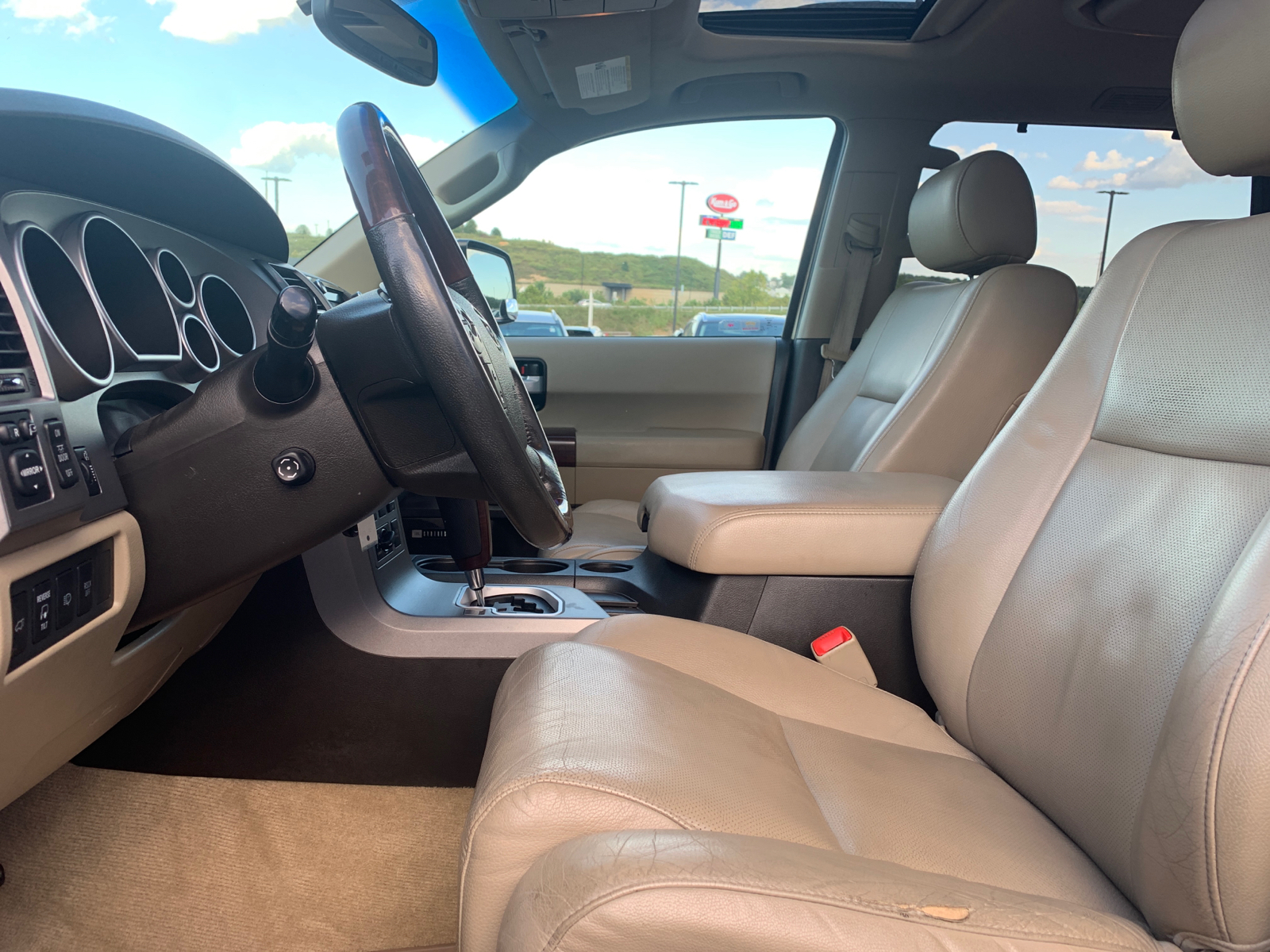 2011 Toyota Sequoia Platinum 35