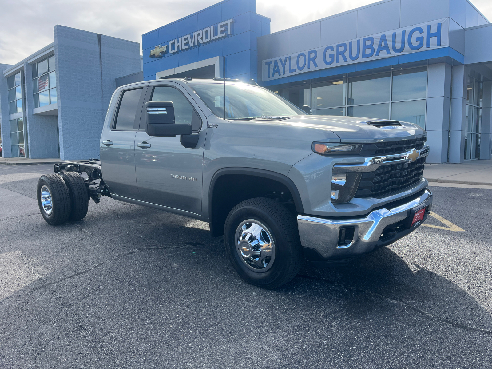 2025 Chevrolet Silverado 3500HD LT 1