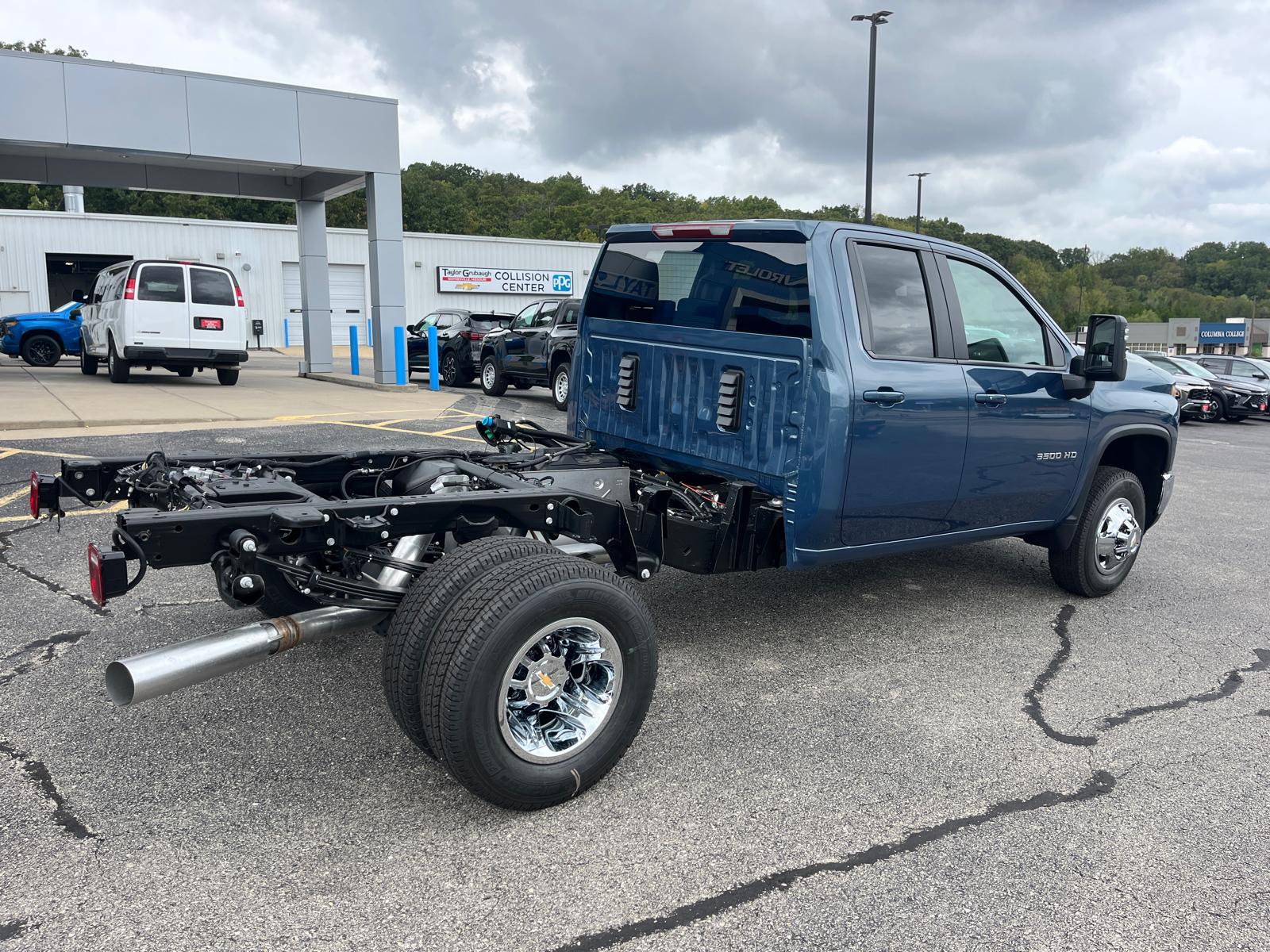 2025 Chevrolet Silverado 3500HD LT 8