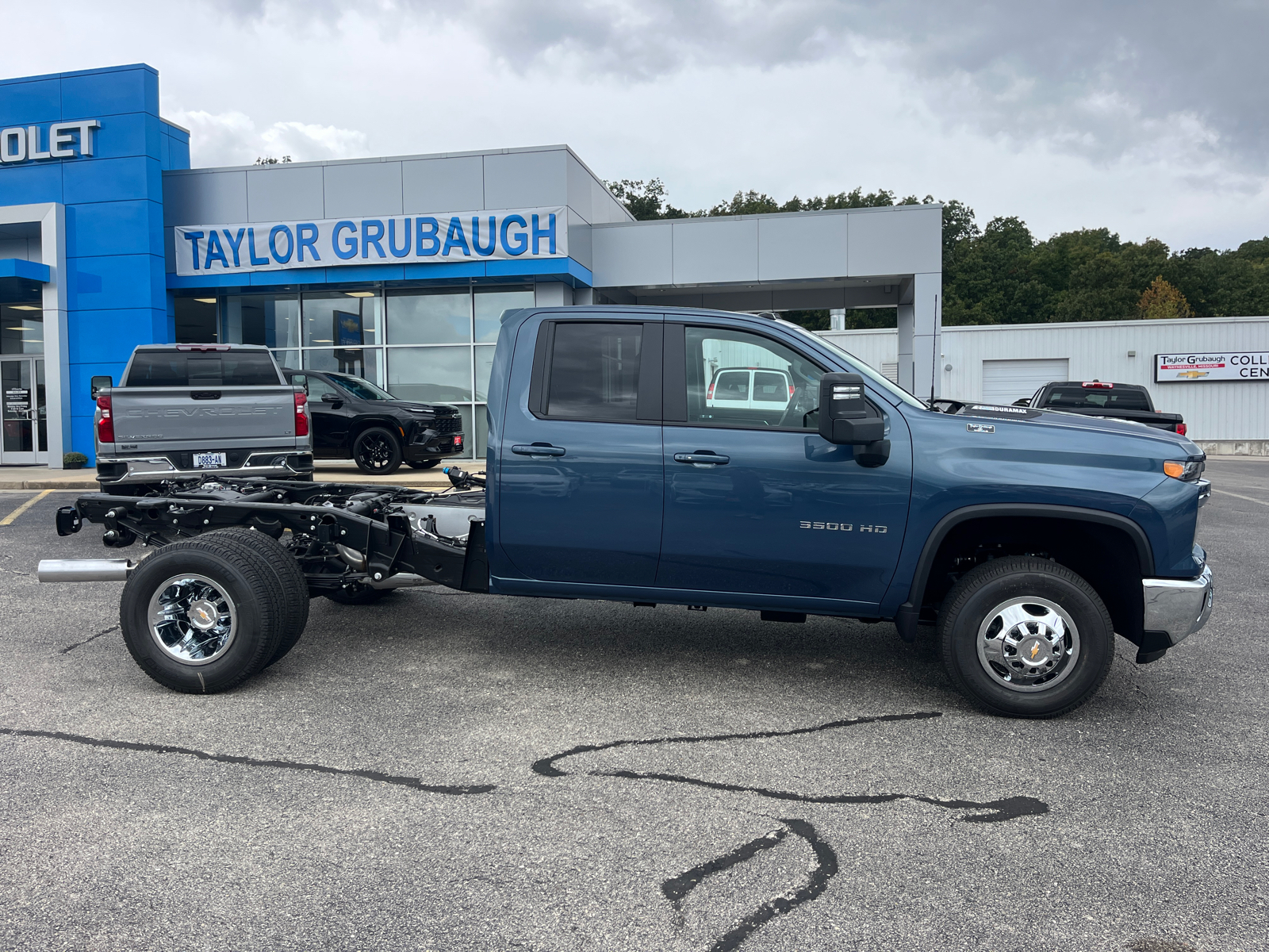 2025 Chevrolet Silverado 3500HD LT 9