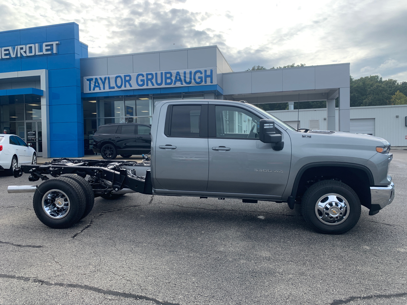 2025 Chevrolet Silverado 3500HD LT 9