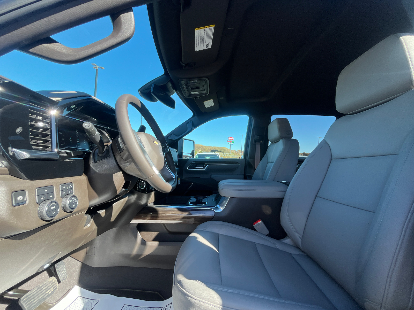 2025 Chevrolet Silverado 3500HD LT 28