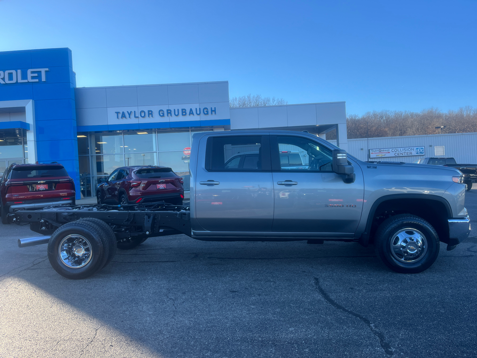 2025 Chevrolet Silverado 3500HD LT 9