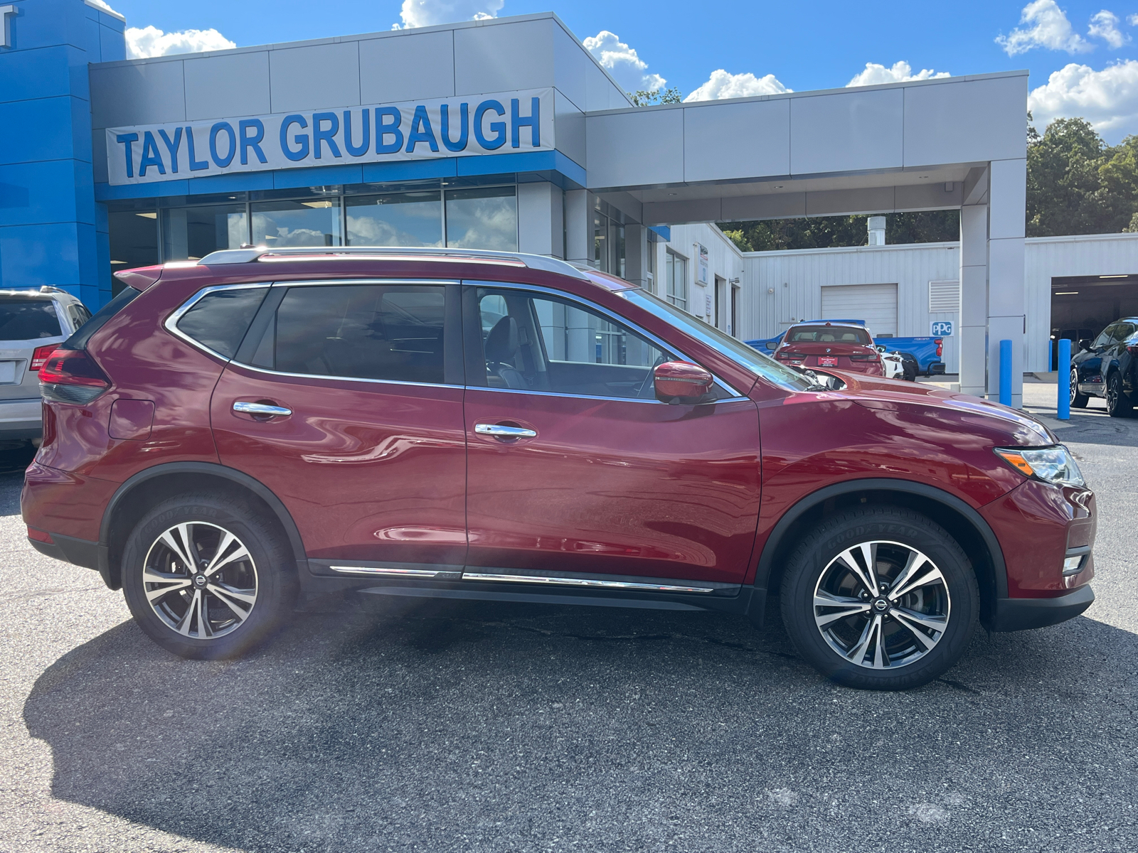 2018 Nissan Rogue SL 13