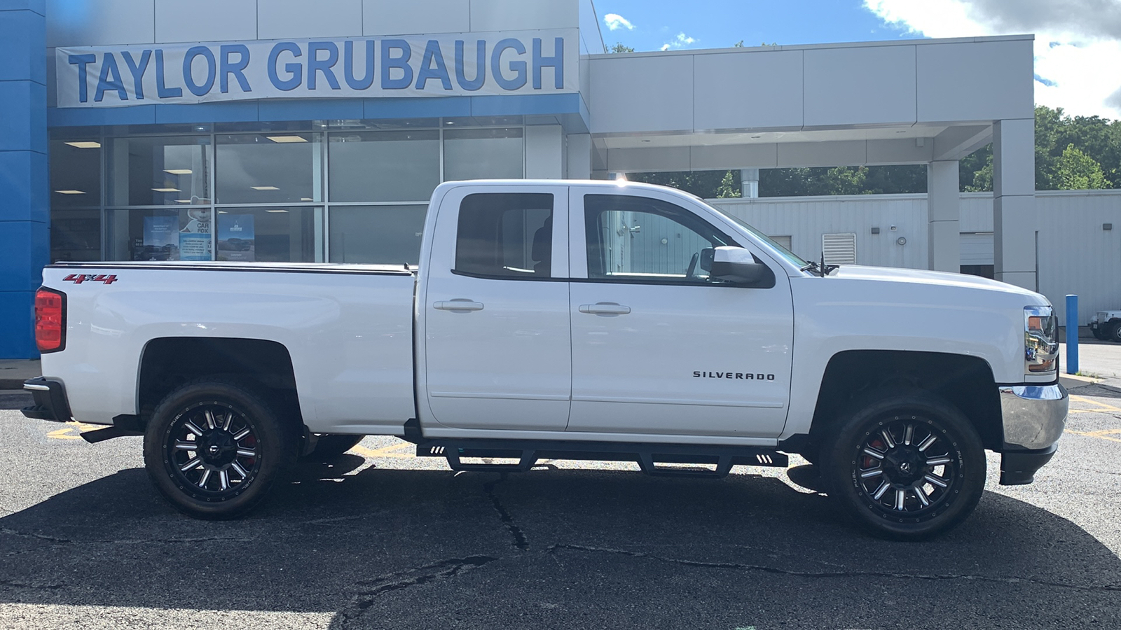 2018 Chevrolet Silverado 1500 LT 12