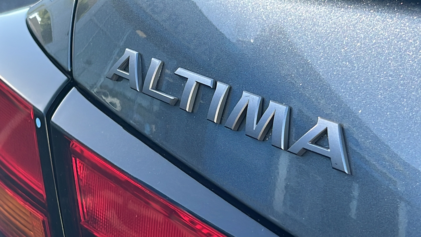 2023 Nissan Altima 2.5 SV 8