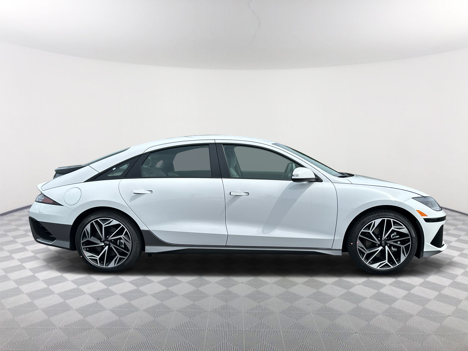 2023 Hyundai IONIQ 6 SEL 3