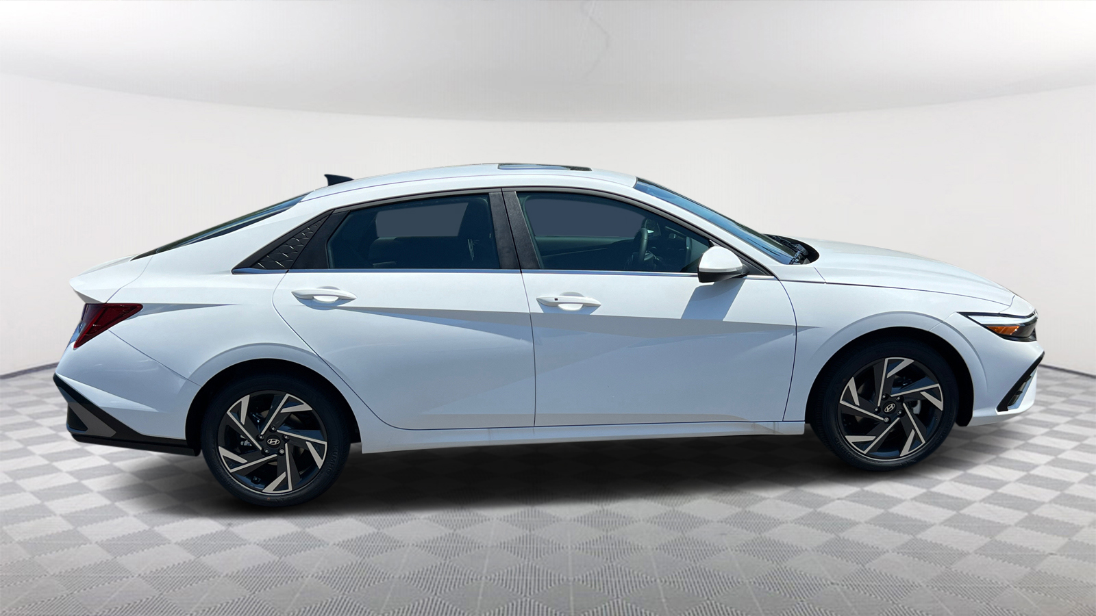 2024 Hyundai Elantra SEL 4