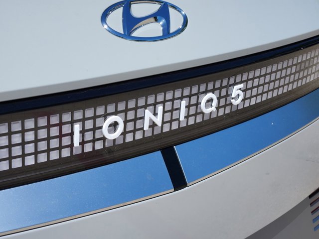 2024 Hyundai IONIQ 5 Limited 10