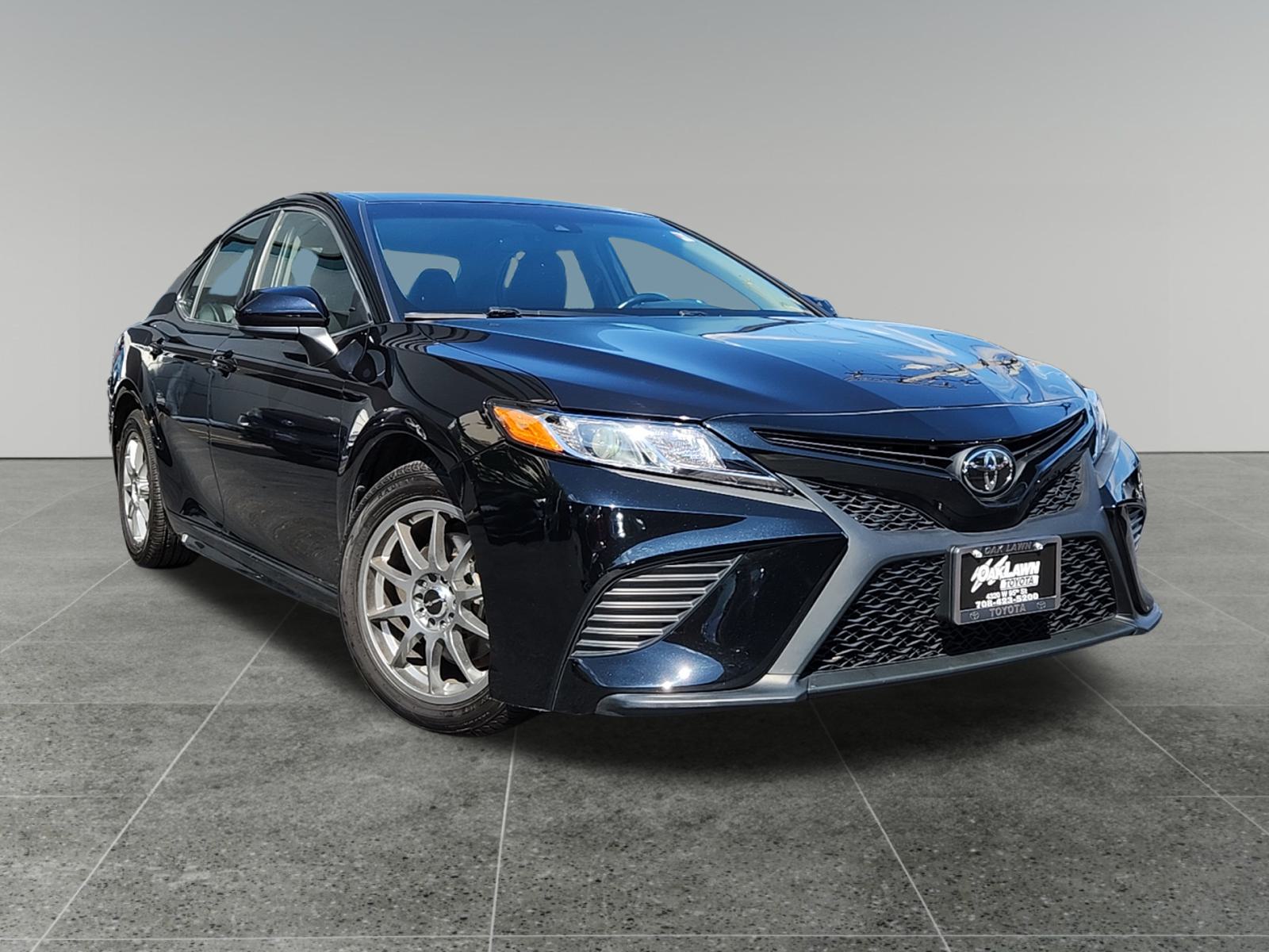 2019 Toyota Camry SE 1