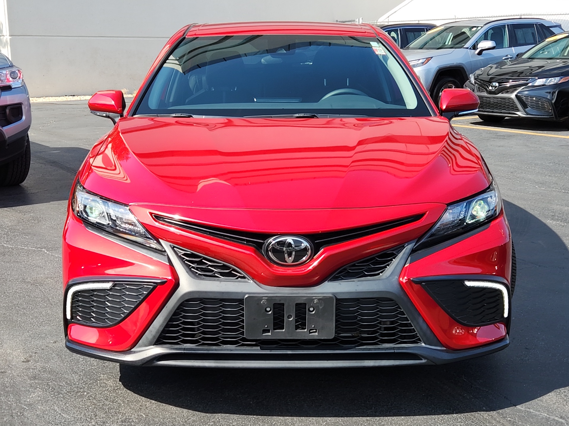 2022 Toyota Camry SE 2