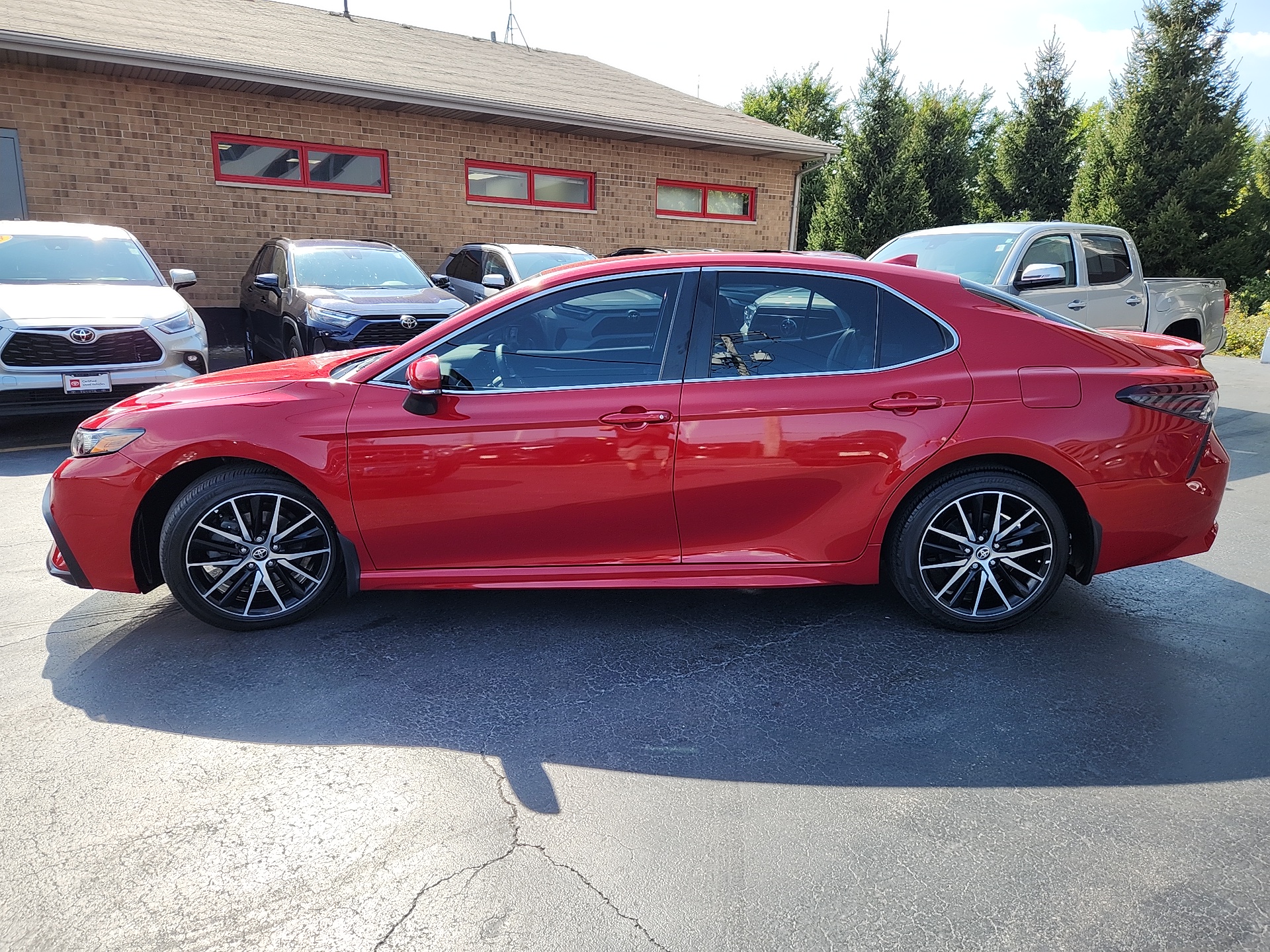 2022 Toyota Camry SE 4