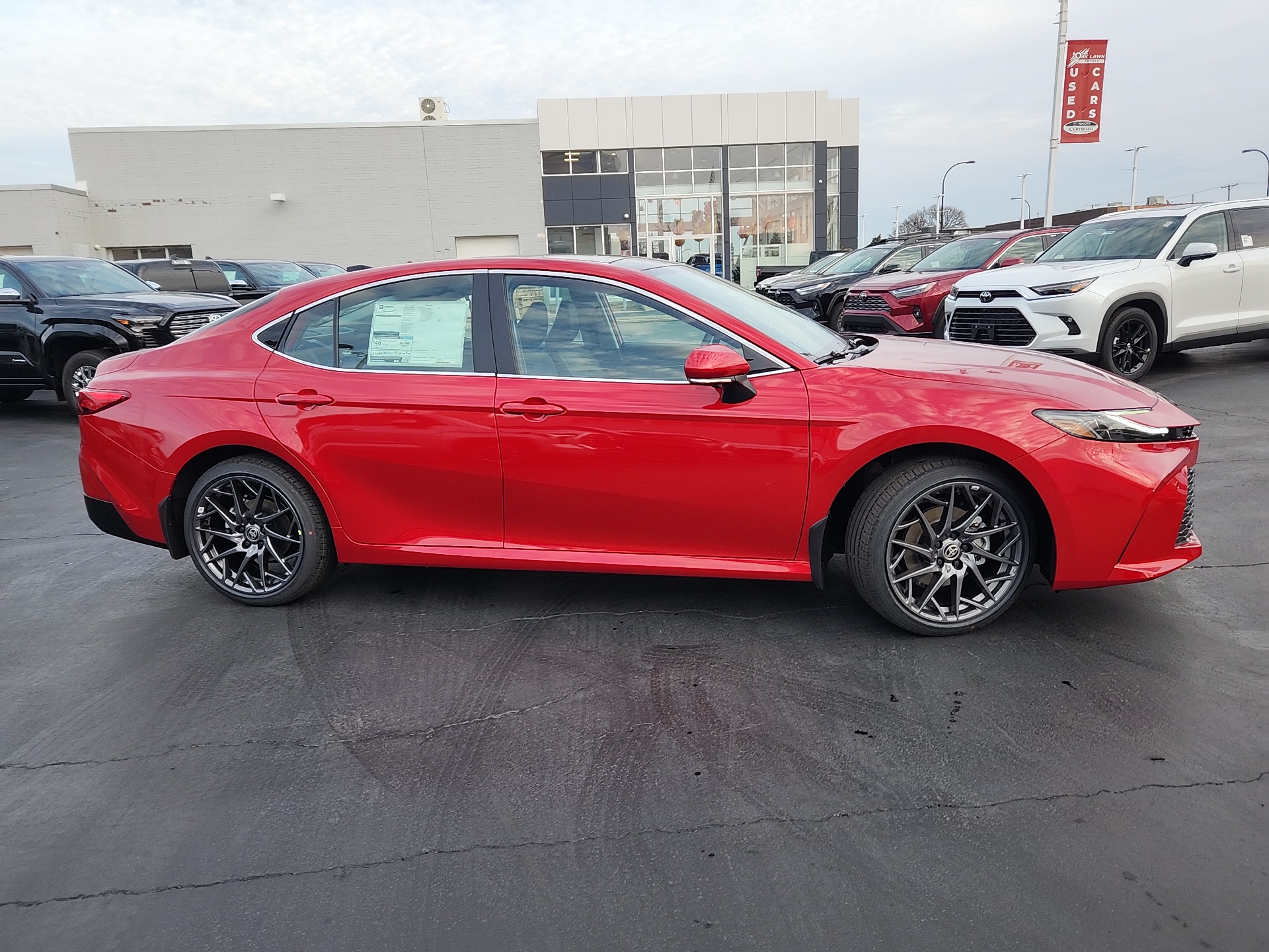 2025 Toyota Camry XLE 8