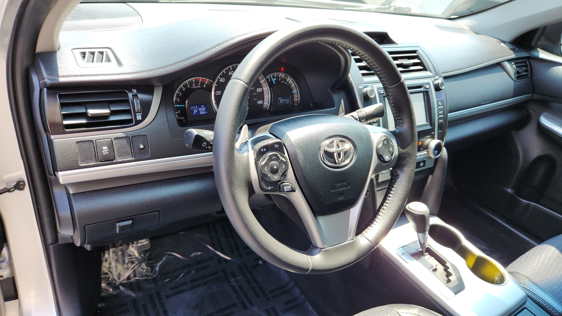2013 Toyota Camry SE 12