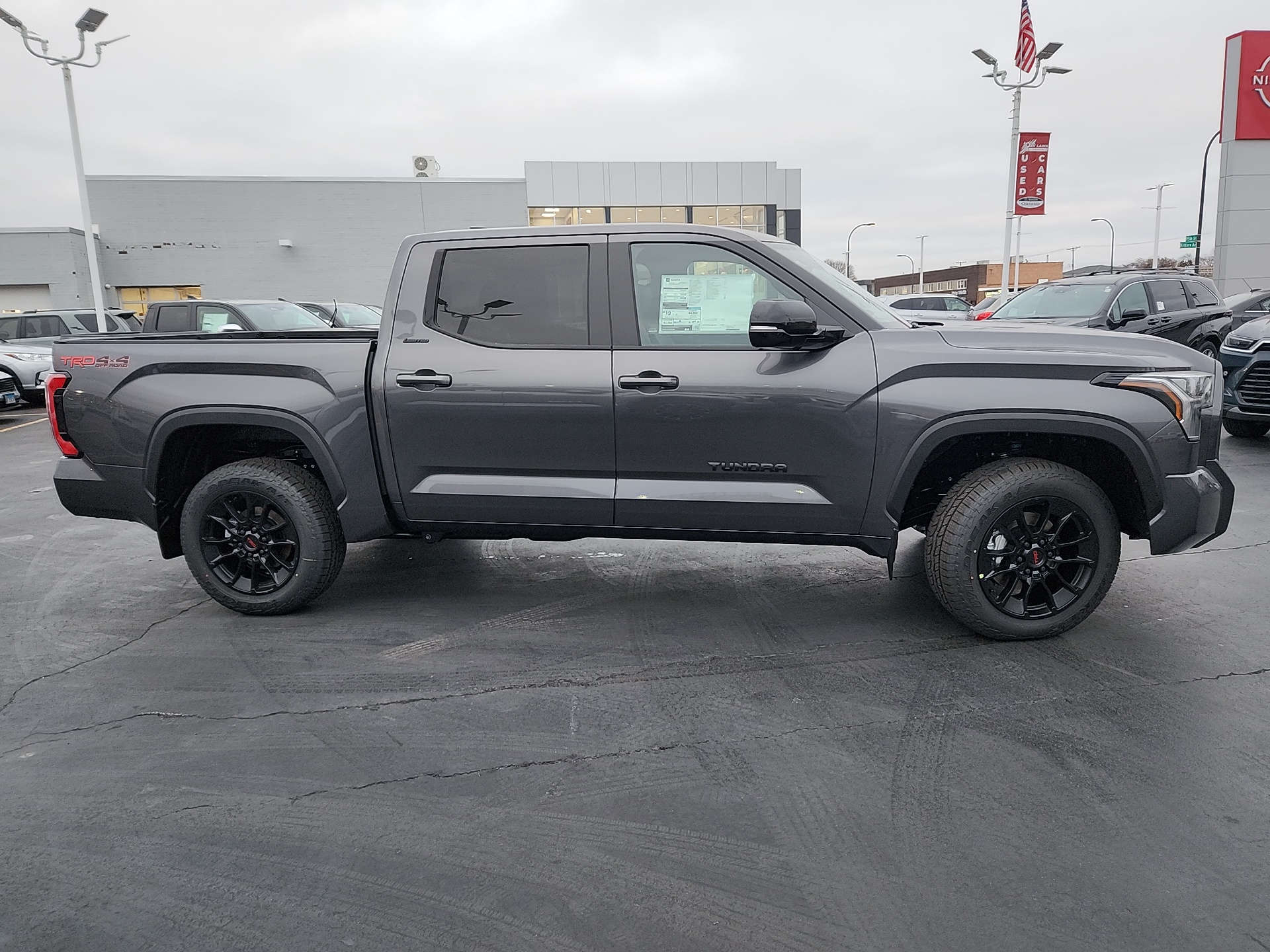 2025 Toyota Tundra 4WD Limited 8