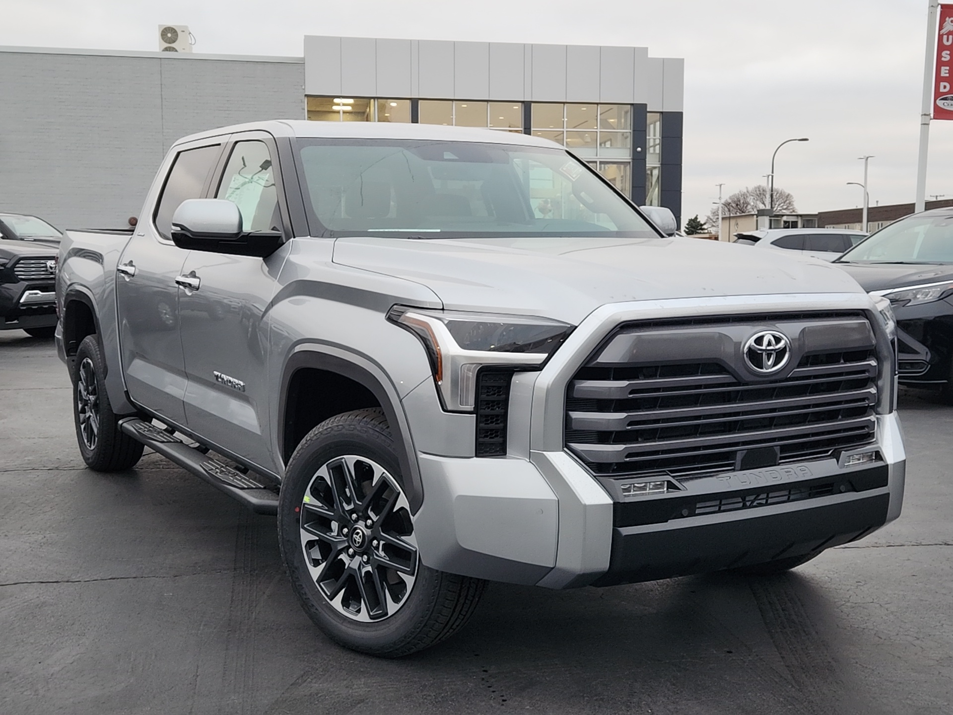 2025 Toyota Tundra 4WD Limited 1