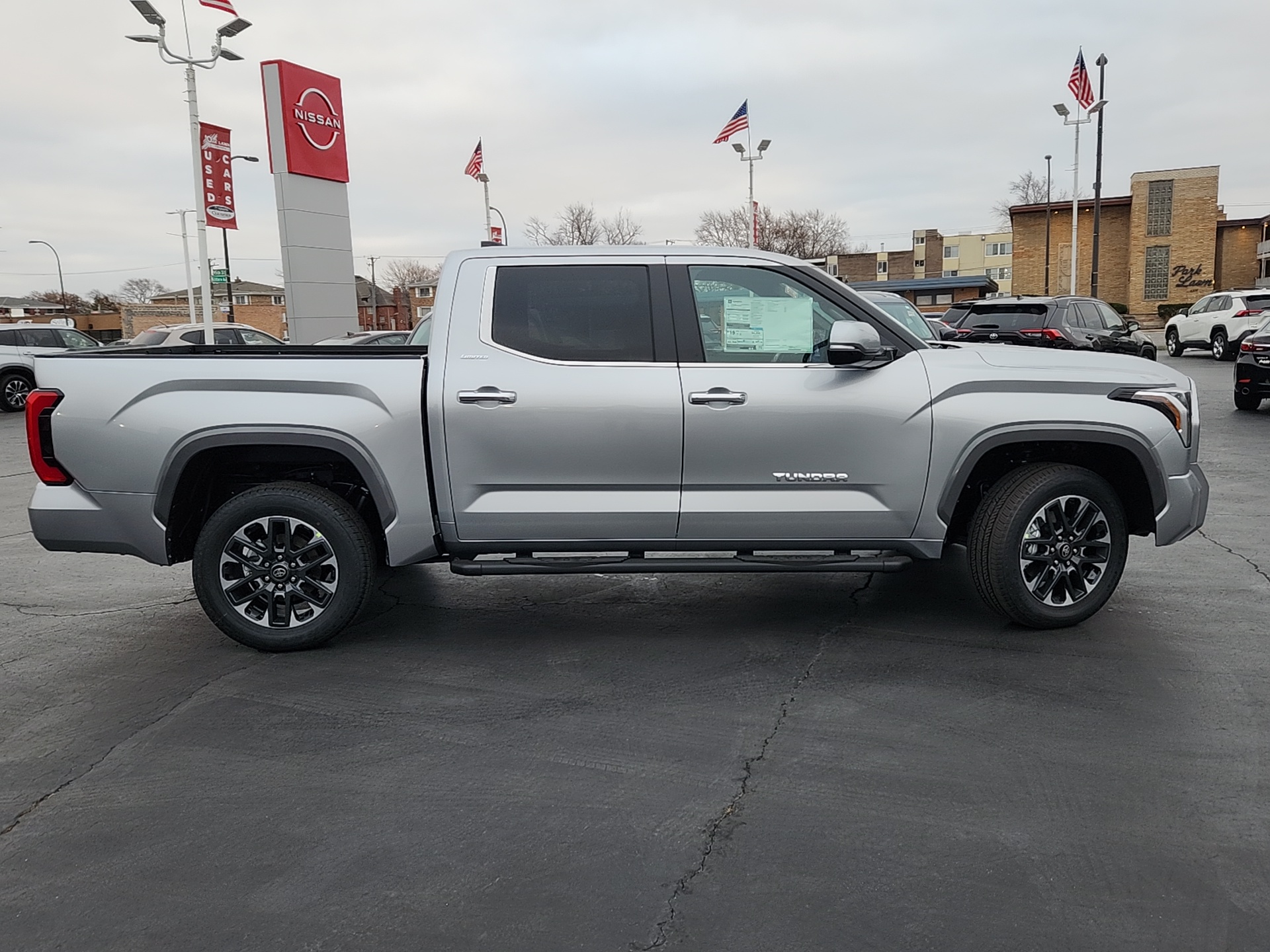 2025 Toyota Tundra 4WD Limited 8