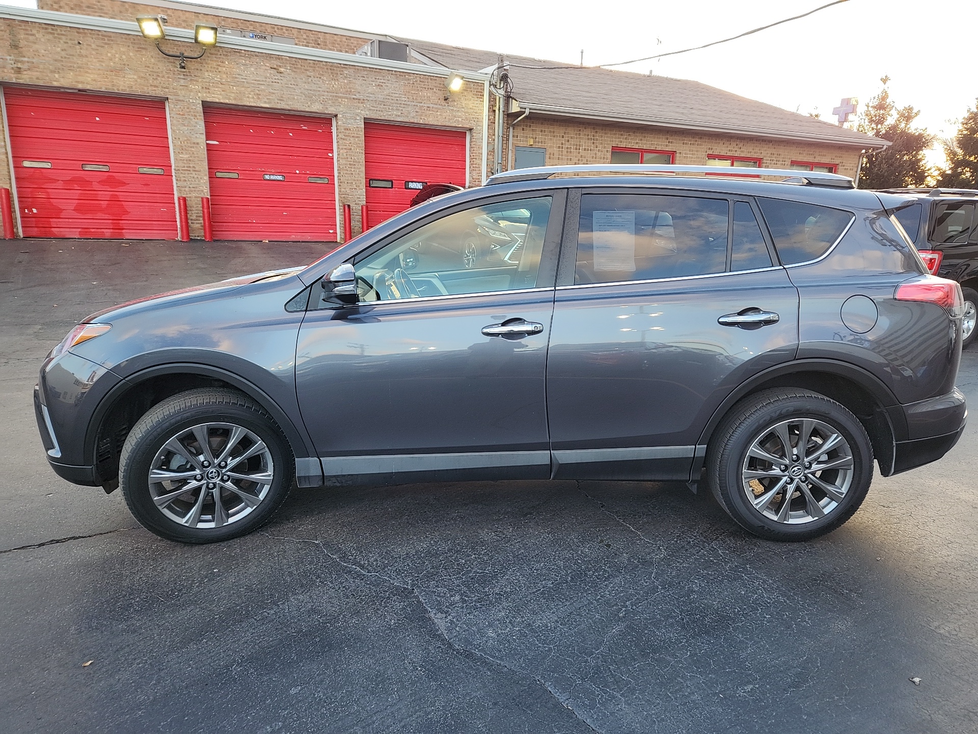 2018 Toyota RAV4 Limited 4