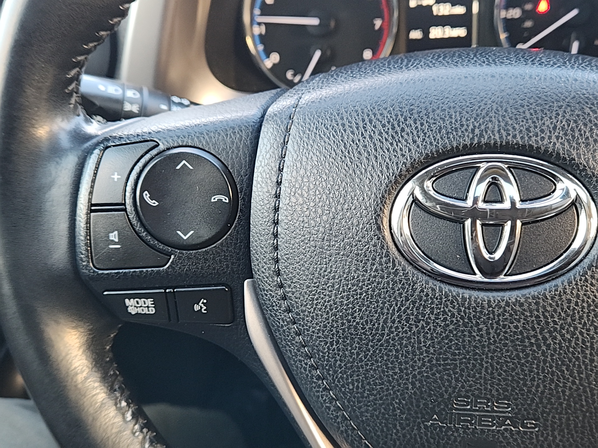 2018 Toyota RAV4 Limited 19