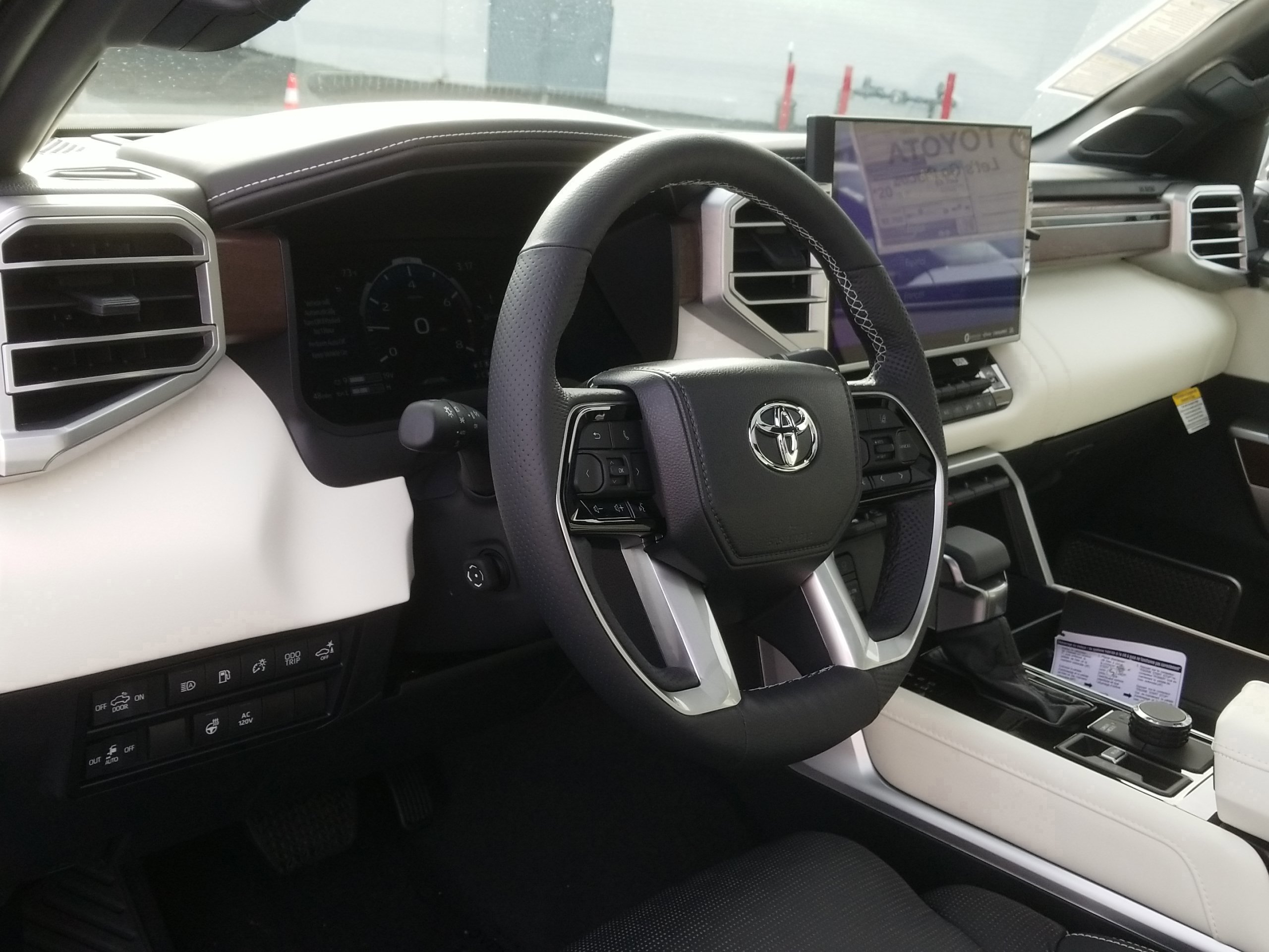 2024 Toyota Tundra 4WD Capstone Hybrid 10