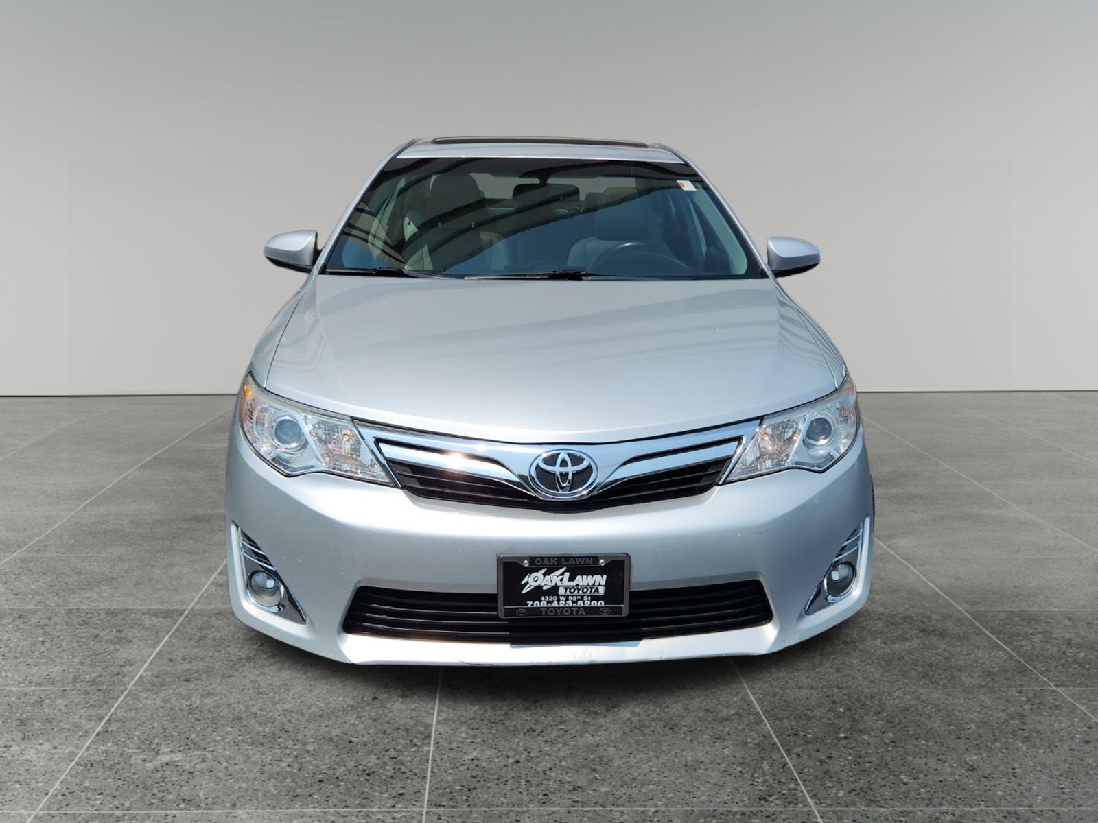 2014 Toyota Camry XLE 2