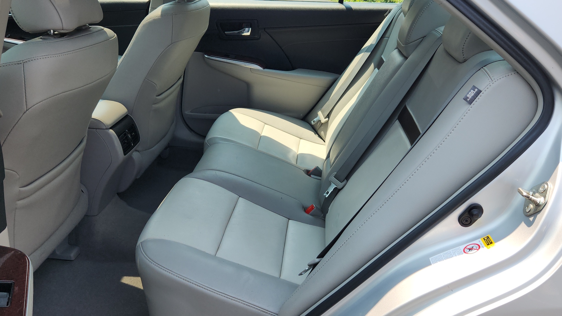 2014 Toyota Camry XLE 25