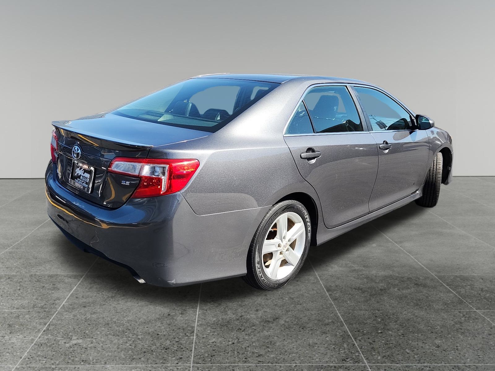 2012 Toyota Camry SE 7