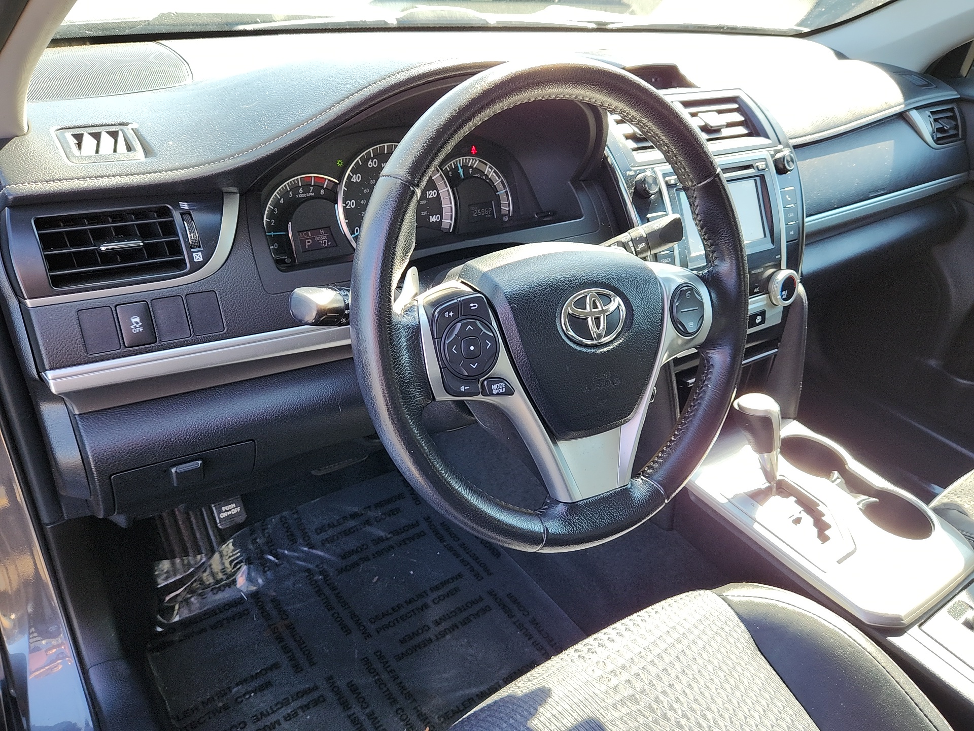 2012 Toyota Camry SE 11