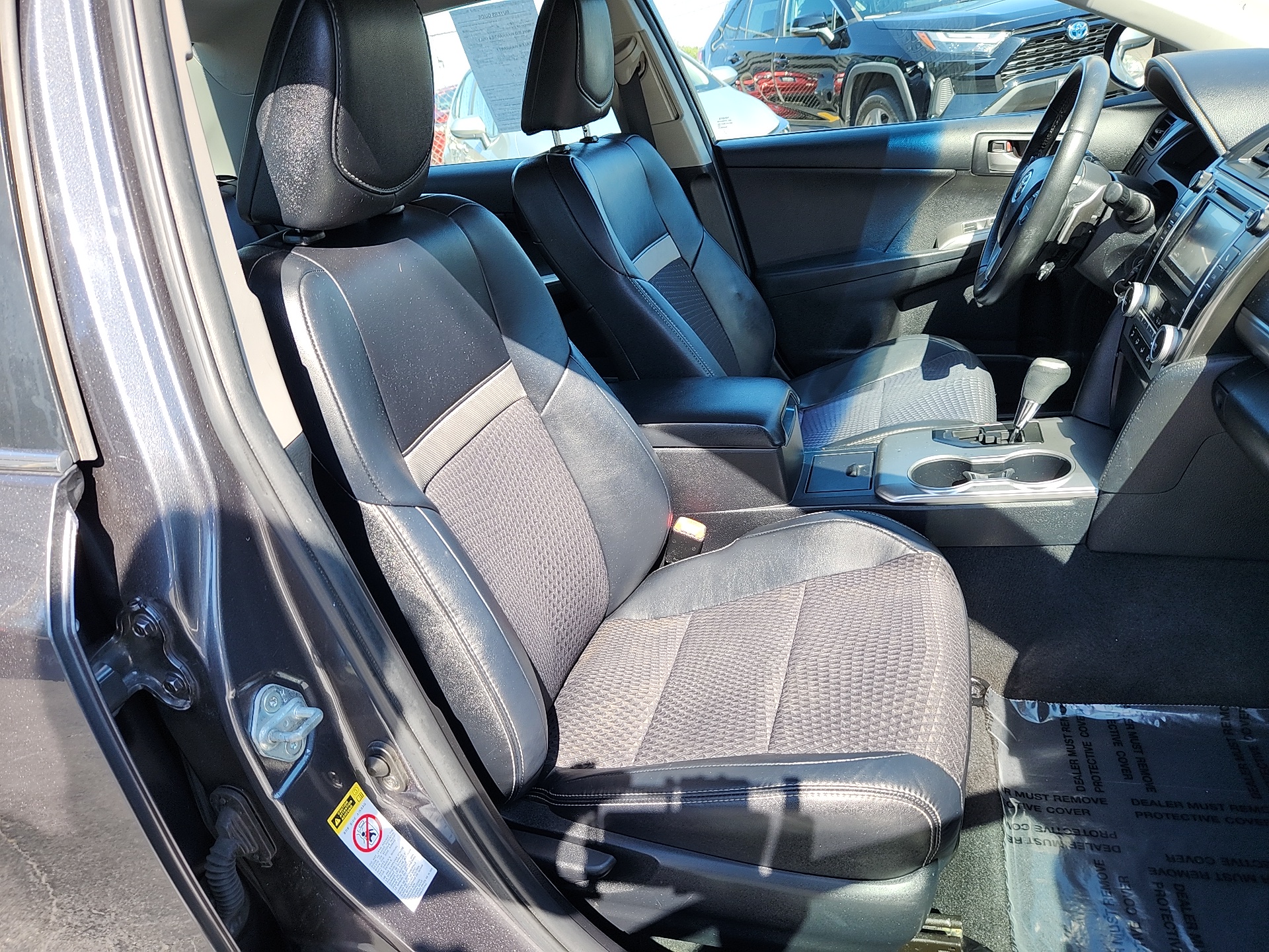 2012 Toyota Camry SE 27