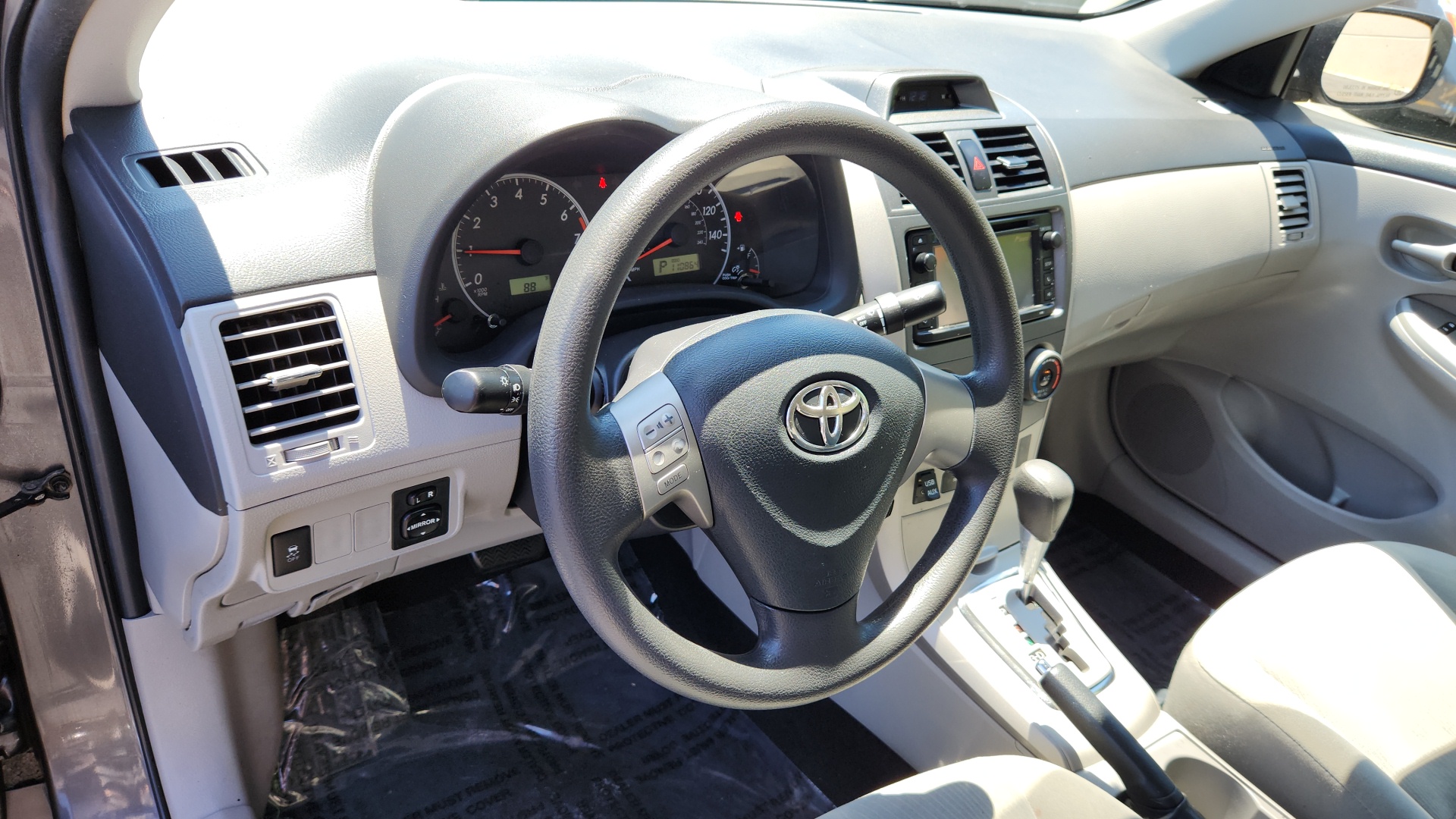 2013 Toyota Corolla LE 11