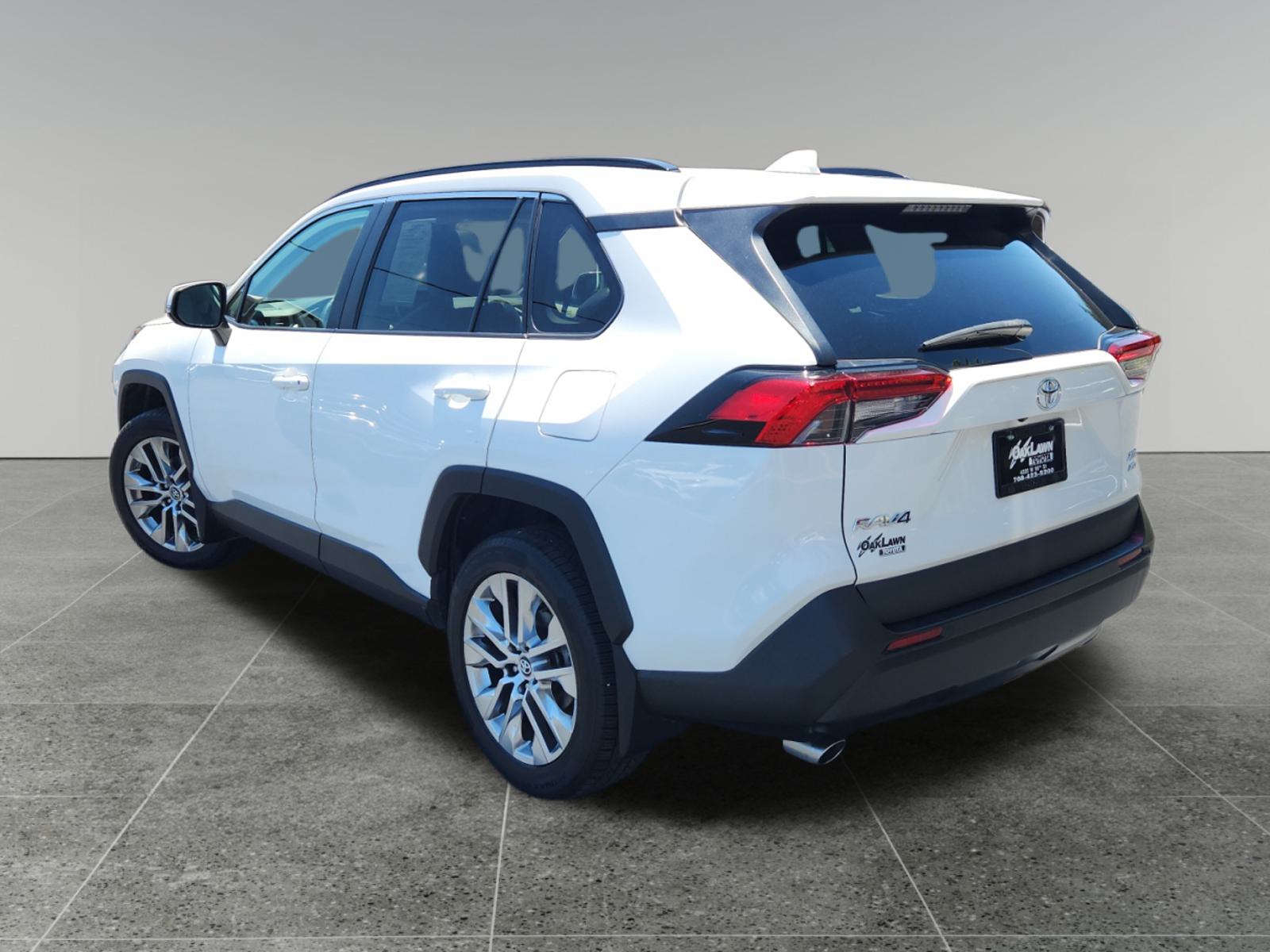 2020 Toyota RAV4 XLE Premium 5