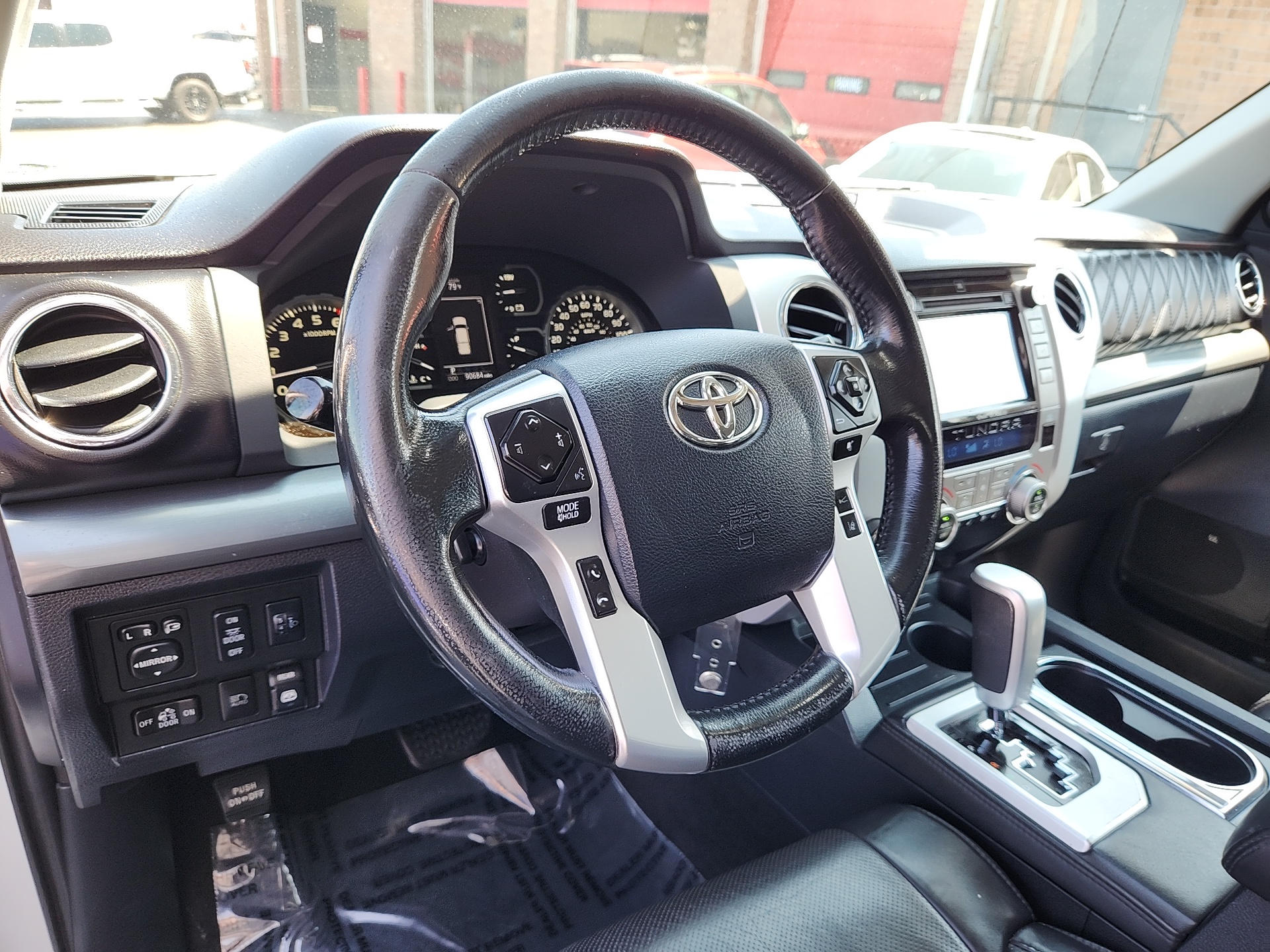 2019 Toyota Tundra 4WD Platinum 11