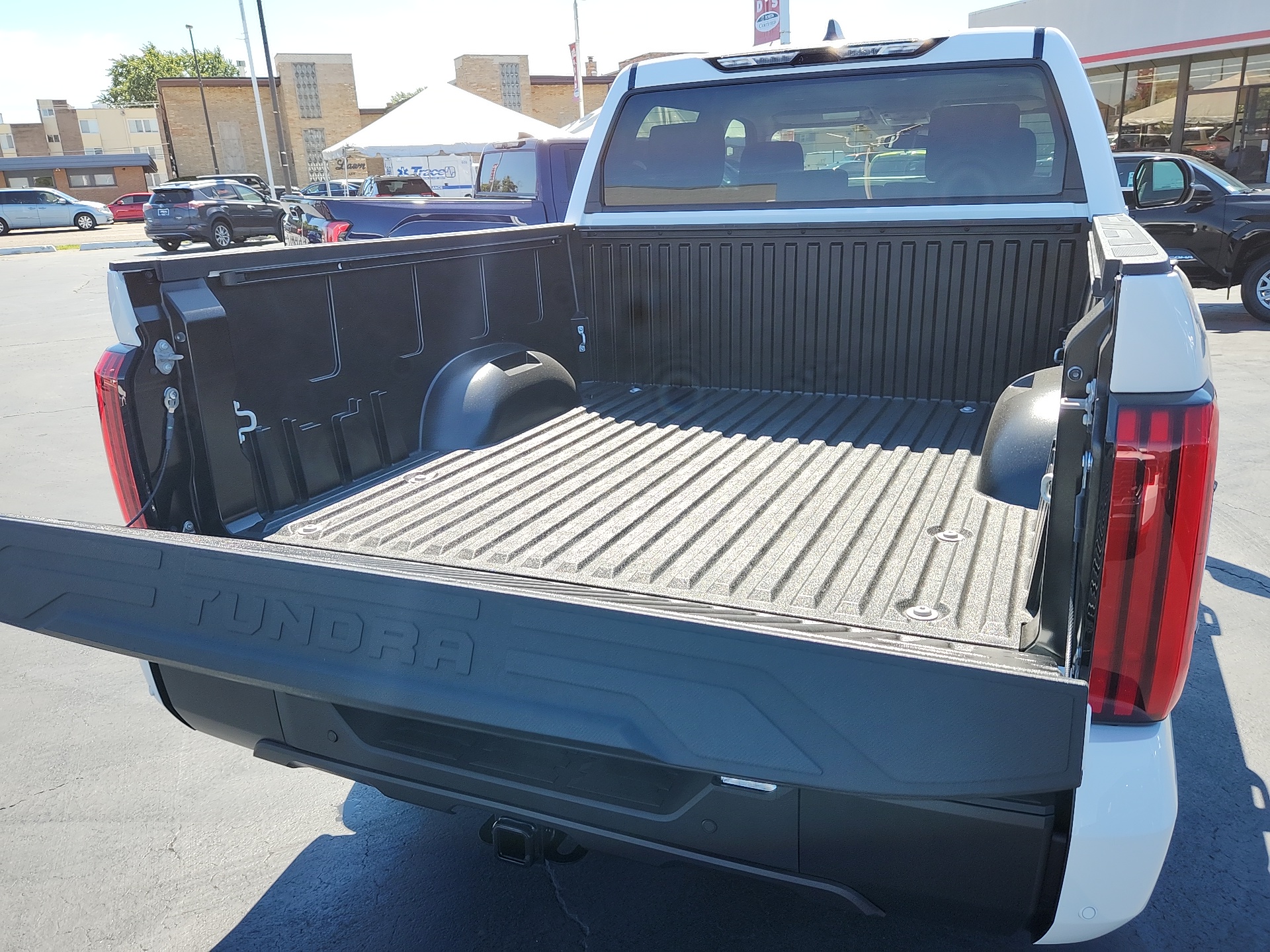 2024 Toyota Tundra 4WD SR5 25