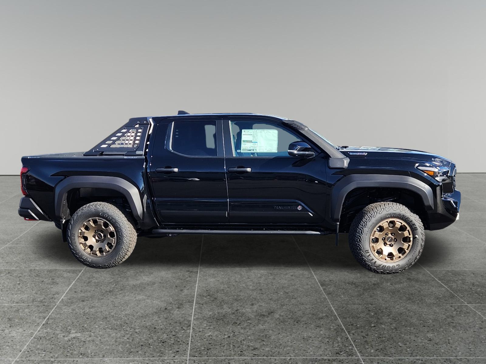 2024 Toyota Tacoma 4WD  8