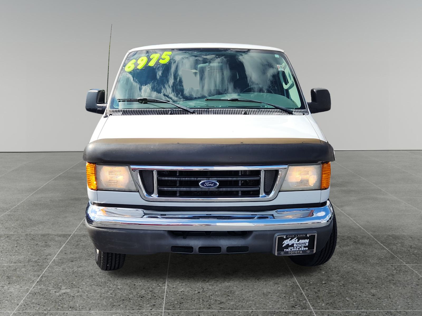 2007 Ford Econoline Wagon  2