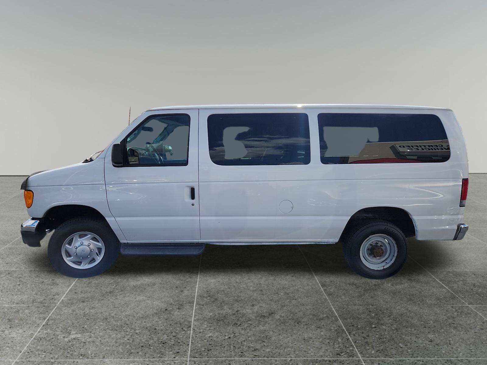 2007 Ford Econoline Wagon  4