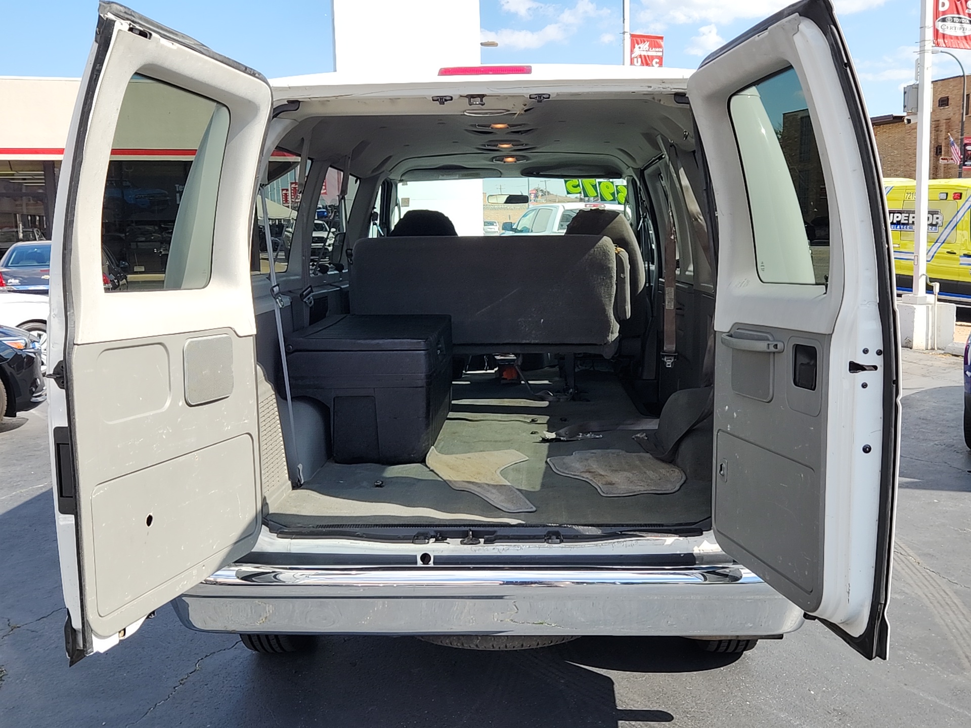 2007 Ford Econoline Wagon  18