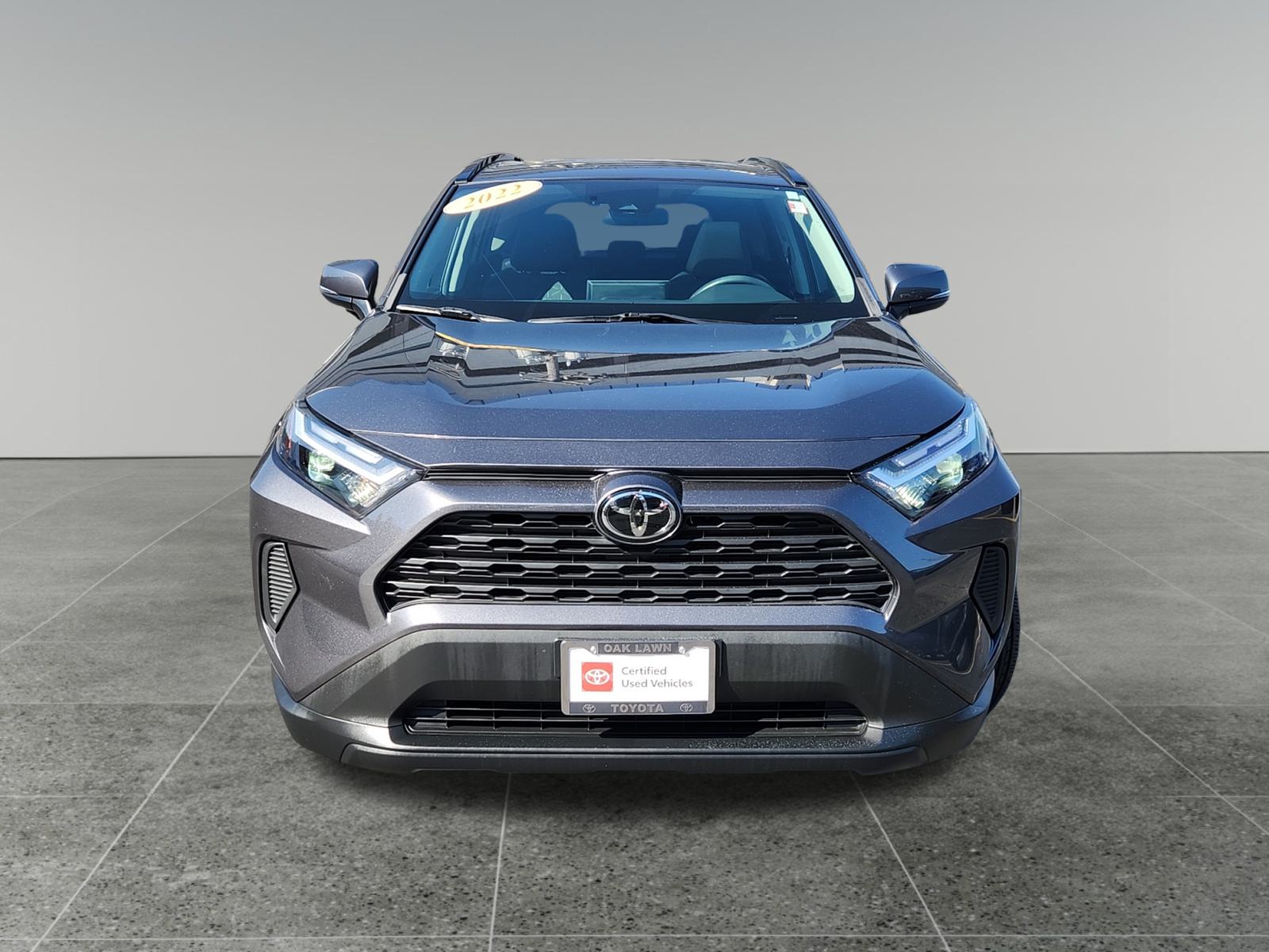 2022 Toyota RAV4 XLE 2