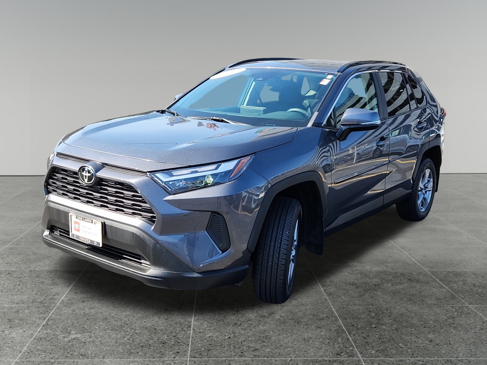 2022 Toyota RAV4 XLE 3