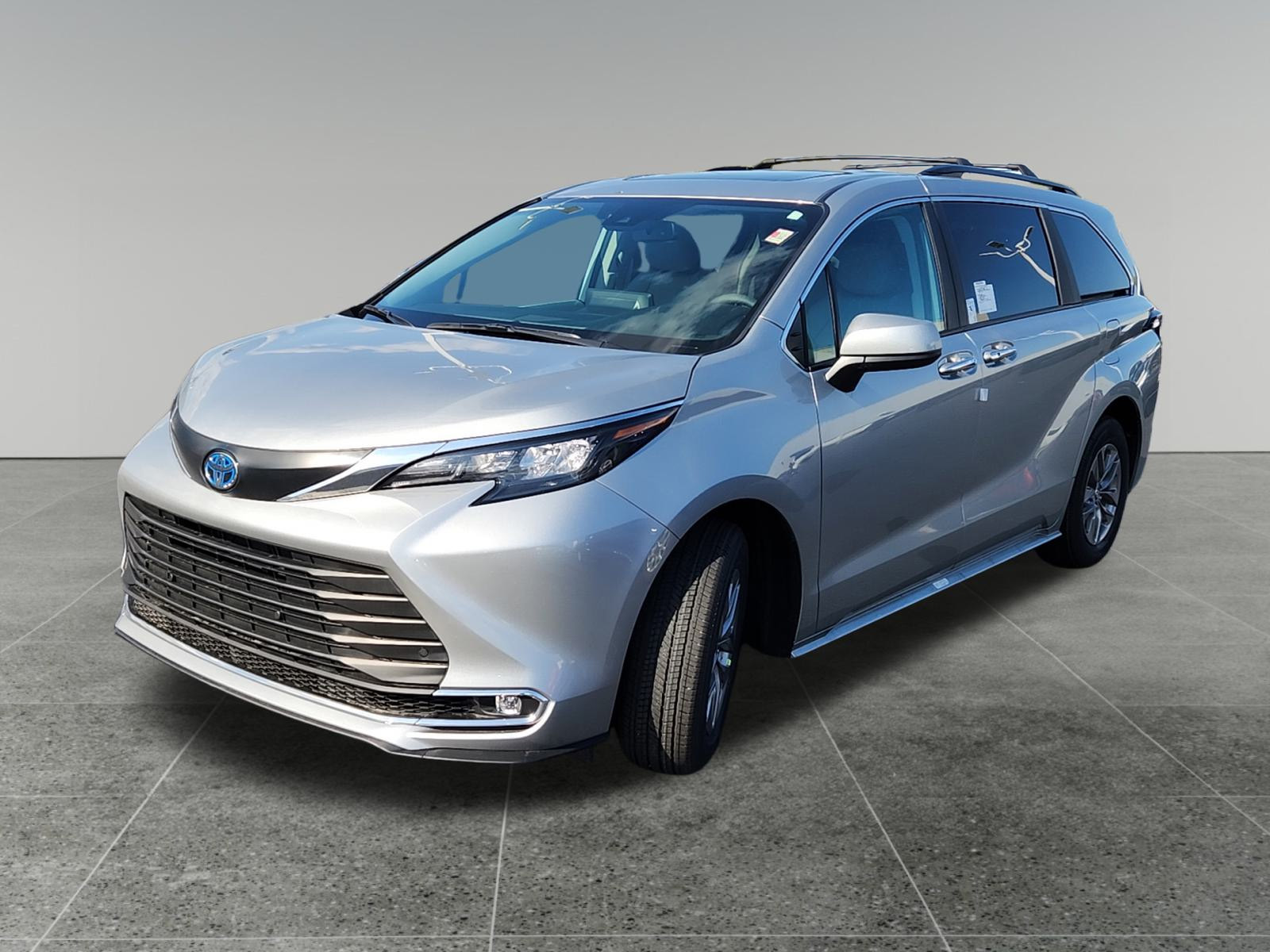 2024 Toyota Sienna XLE 3